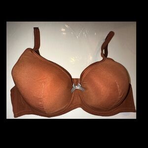 ADORE ME
40D
Padded Bra
Brown
Smoke-free
Pet-free